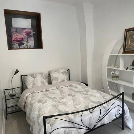 Cosy Apartment In Paris Saint-Ouen  Buitenkant foto